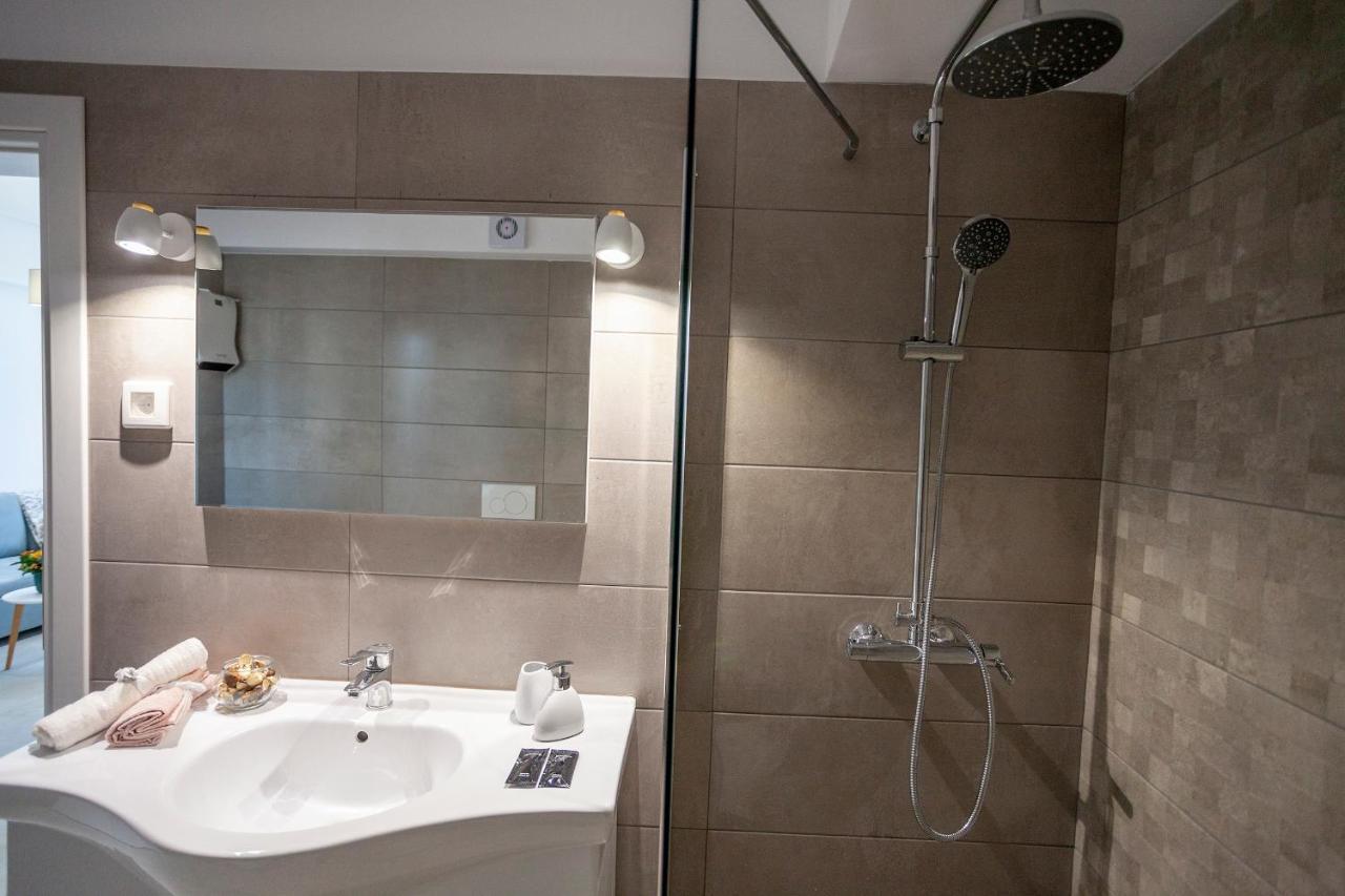 Attalos Luxury Flat Psyrri Square Atenas Exterior foto